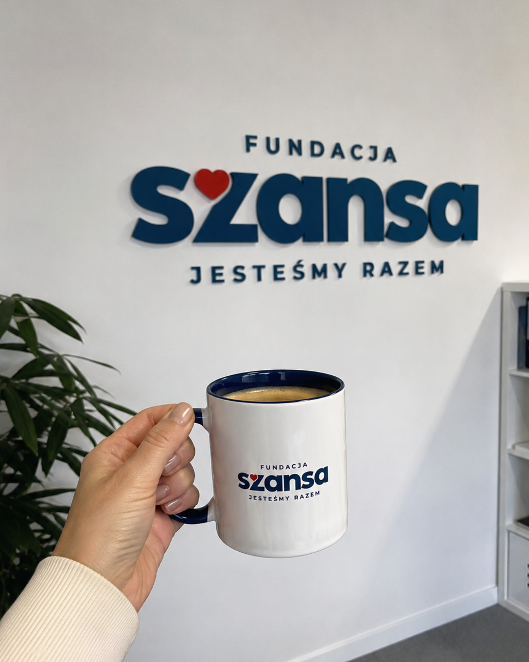 Kubek z logo