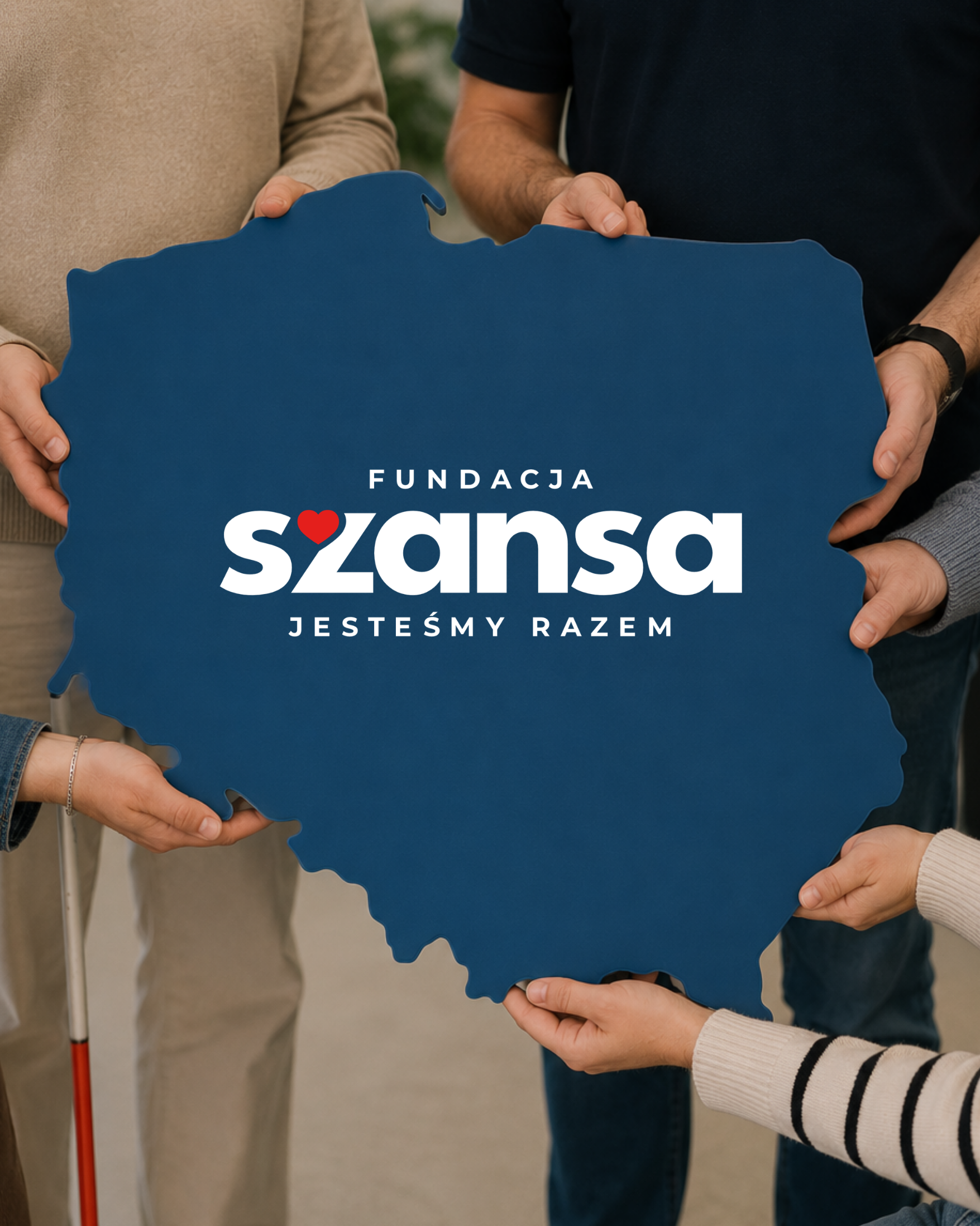 Logo na tle mapy Polski